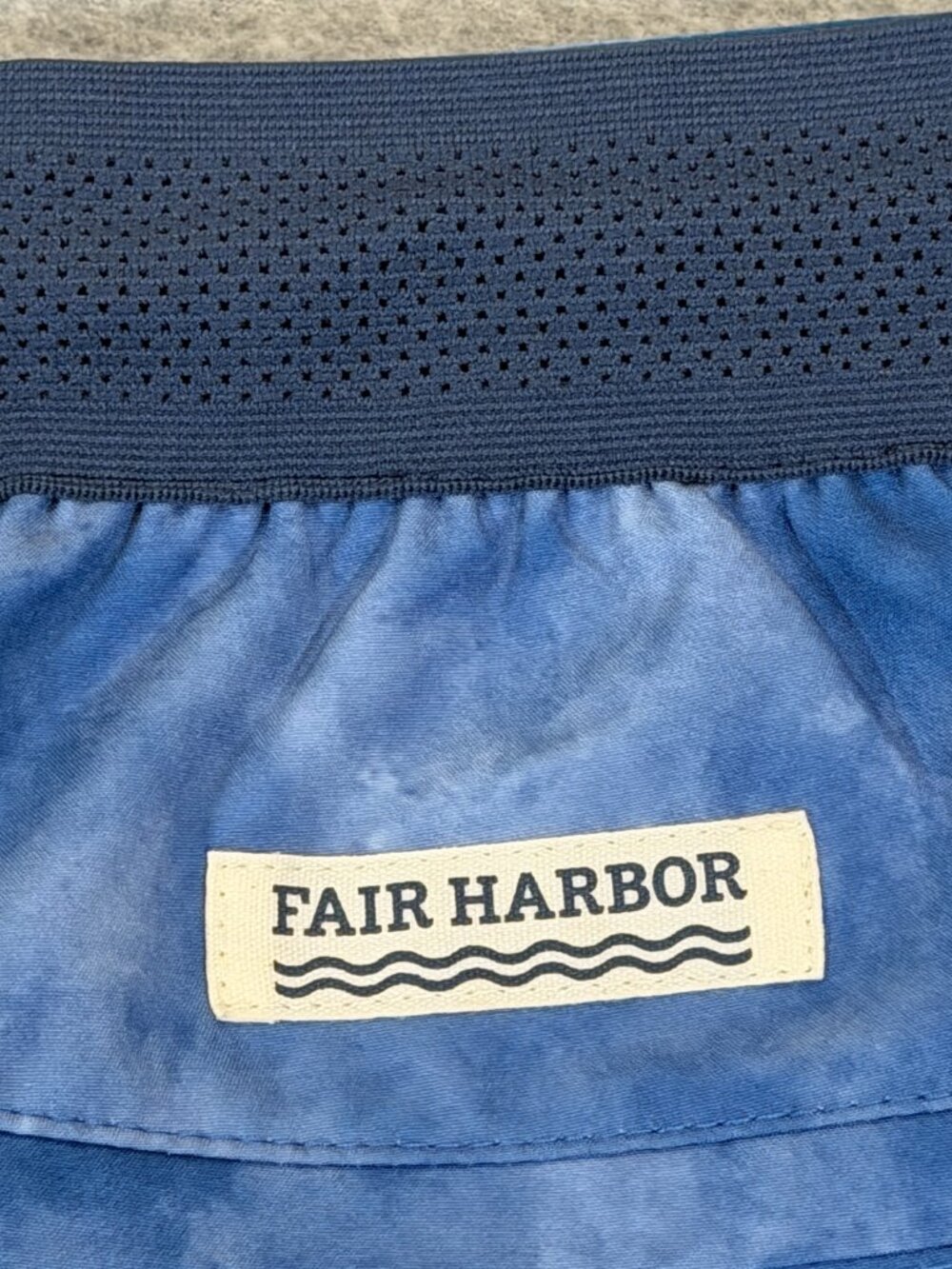 Fair Harbor The Ozone 10" Board Shorts Blue Tie Dye XL Chafe Free Liner NWT - Picture 10 of 16